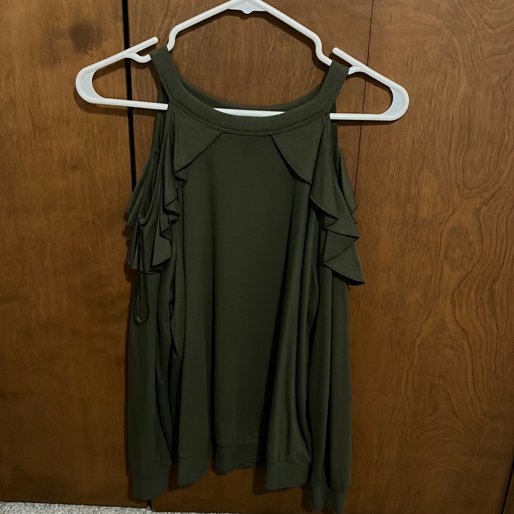 Cold shoulder top